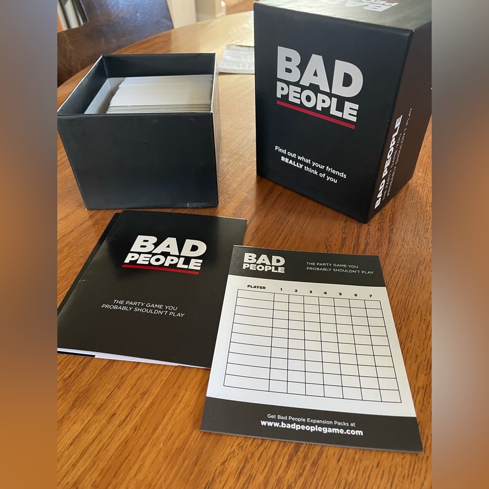 2/30$ 🛍️ Bad People Card Game